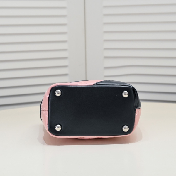 シャネルバッグ内部構造